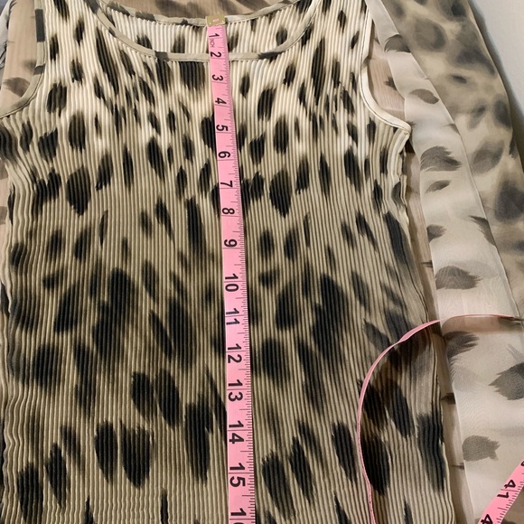 NICOLA Top, 2 pieces, attached cami and lightweight, sheer open front cover up - Picture 15 of 16